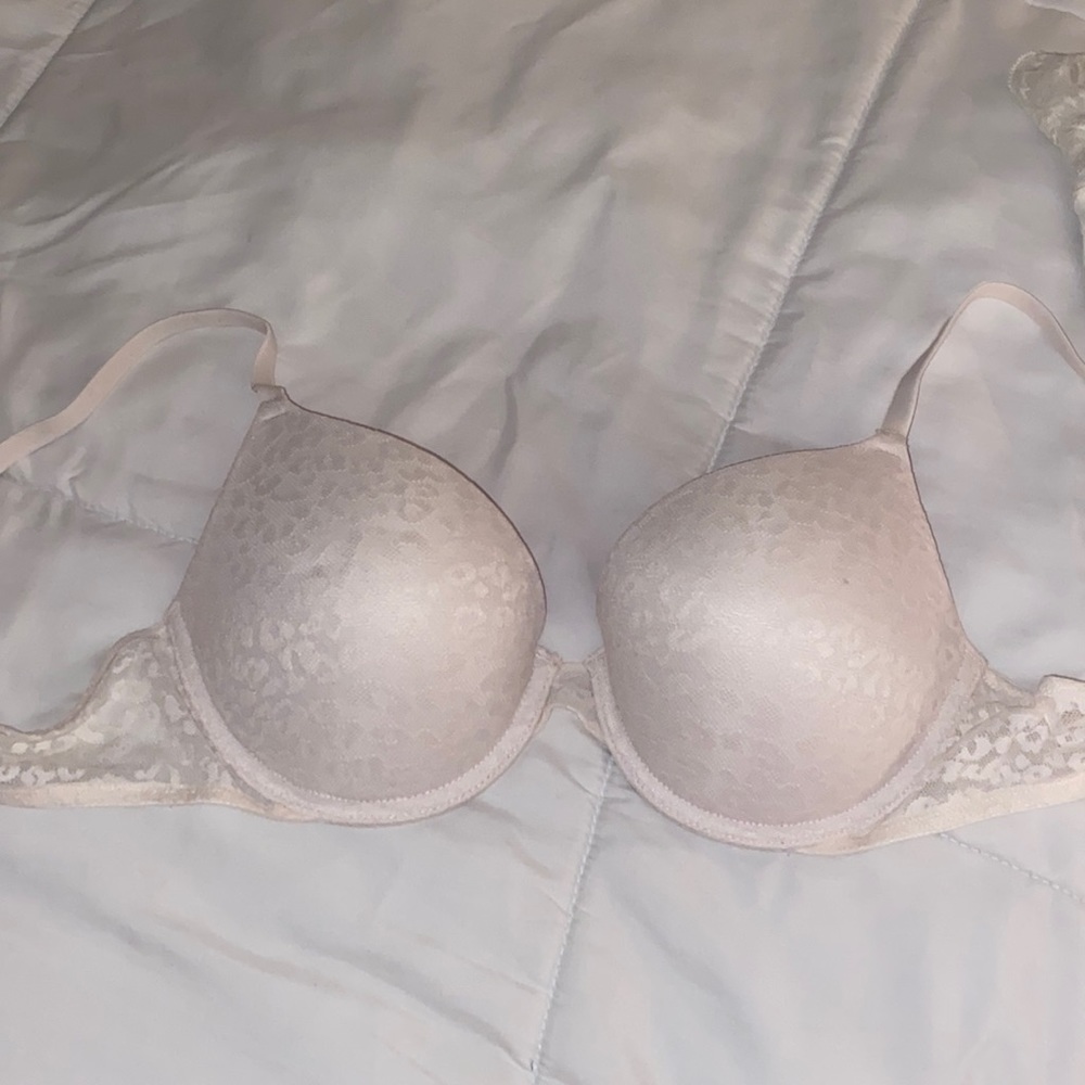 NWOT Pink Lace Bra